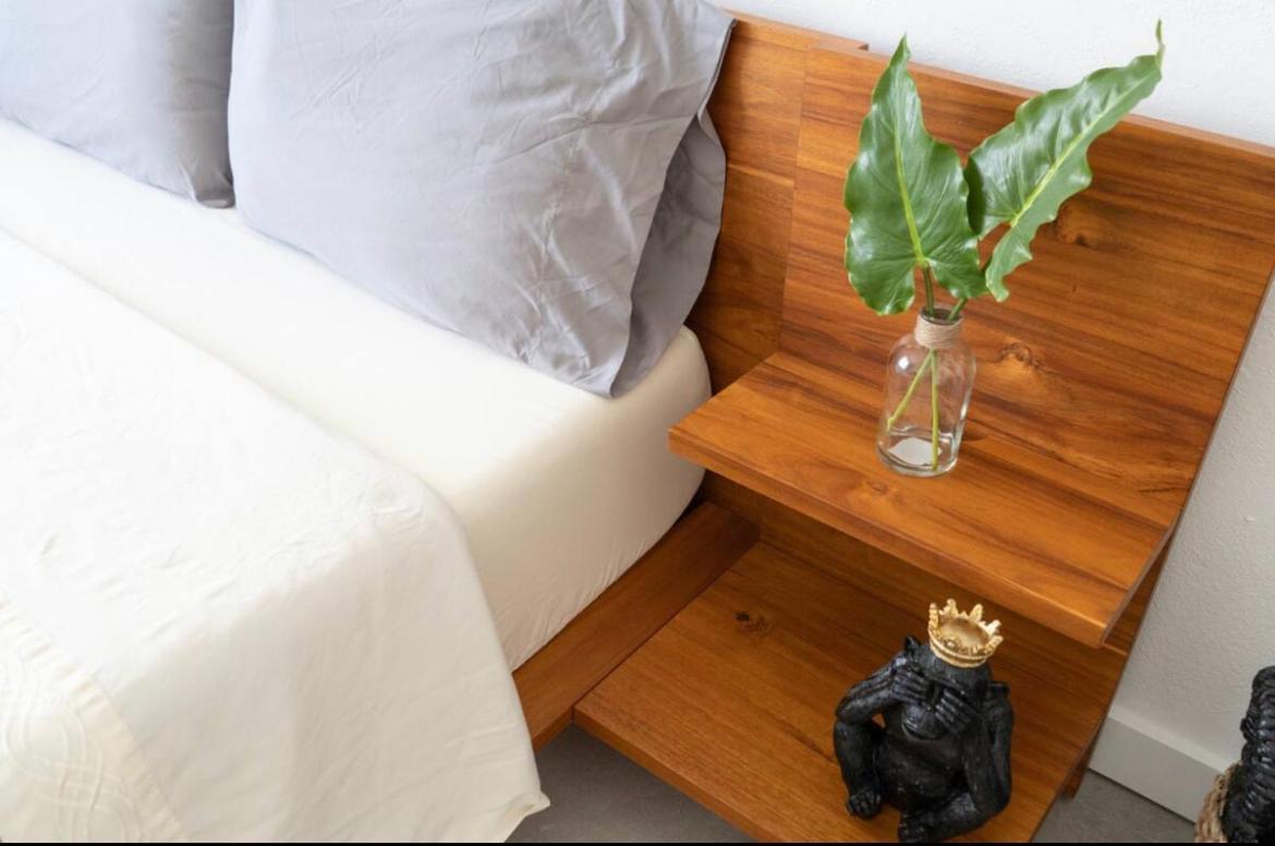 Newely Remodeled Apartment Only 1 Min To The Beach! ไมอามีบีช ภายนอก รูปภาพ
